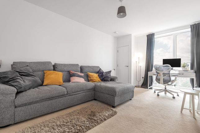 Thumbnail Flat for sale in Hampden Road, Kingston Upon Thames