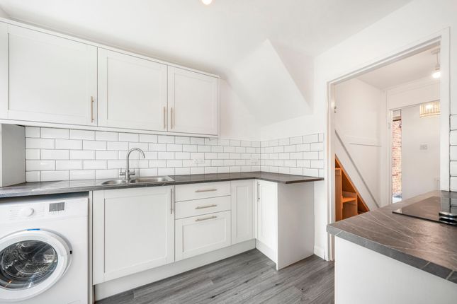 167 Little Brays, Harlow photo 4