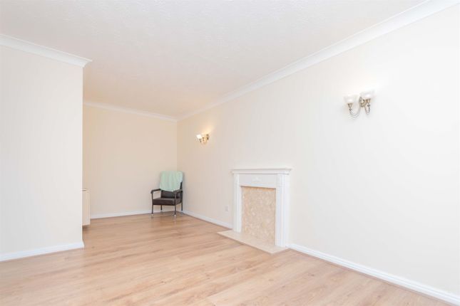 9, Redwood House, Church Road, Northenden photo 3