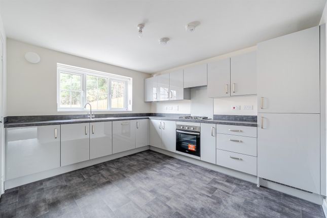 12, Lincoln Drive, Gedling photo 2