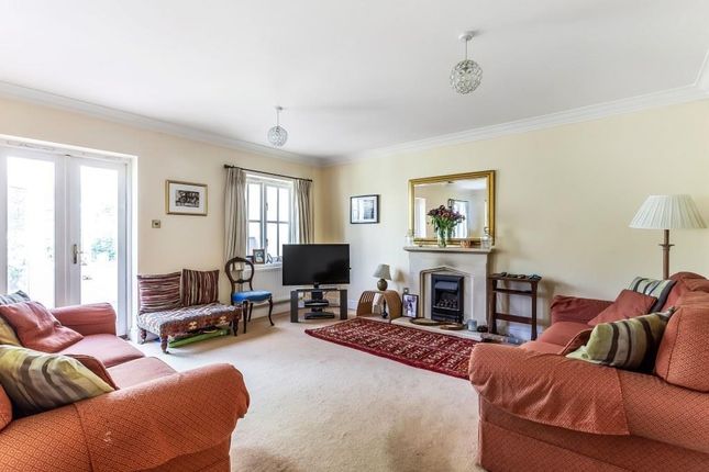 10, Redcote Place, Dorking photo 2