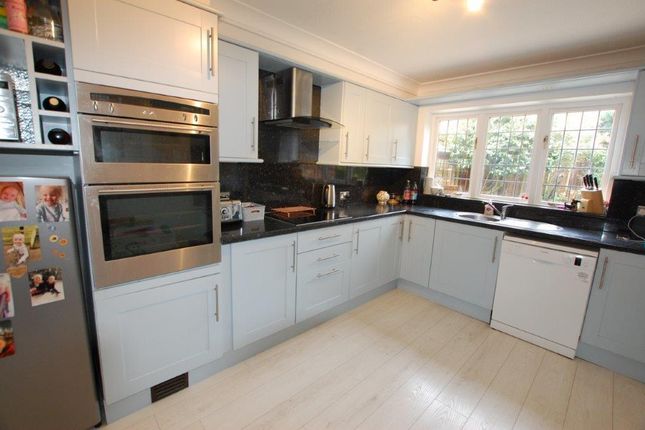 Property for sale in Tithe Close, Codicote, Hitchin