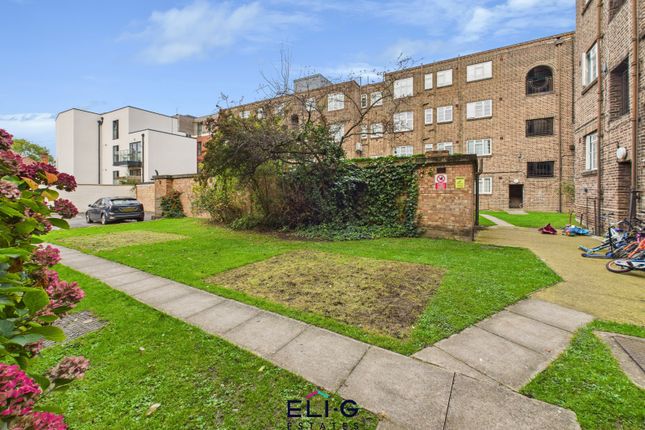 3 Bed Flat For Sale Windsor Court, On Highfield Gardens (Quieter) Entrance