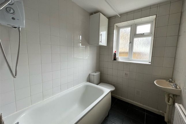 Flat for sale in Potters Road, Barnet