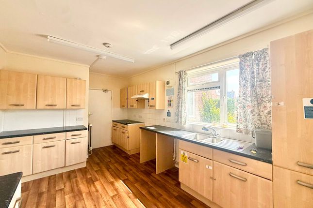 20, Montagu Road, Huntingdon photo 2