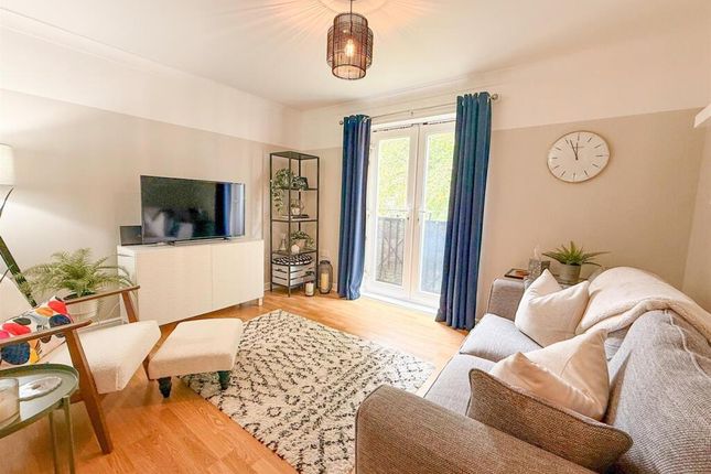 3 Bed Flat To Rent Highclere St, London Se26