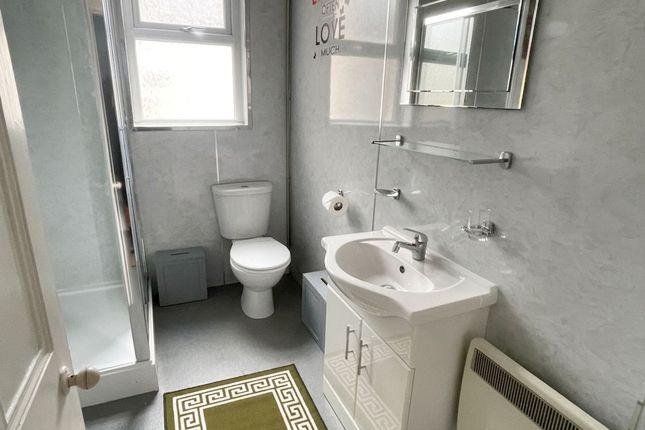 First Floor Flat, 10 Kings Avenue, Rhyl, Rhyl photo 5