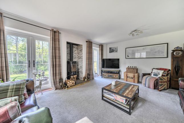 9, Prior End, Camberley photo 2