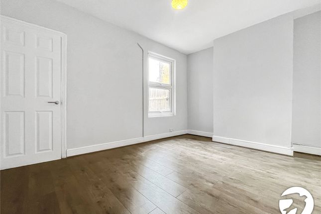 8, Hilda Road, Kent photo 4
