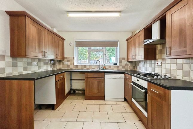 46, Fallowfield, Hampshire photo 3