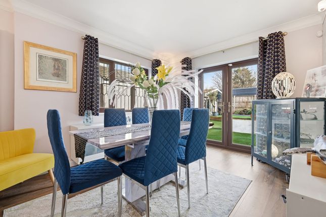 131 Park Lane, Hornchurch photo 4