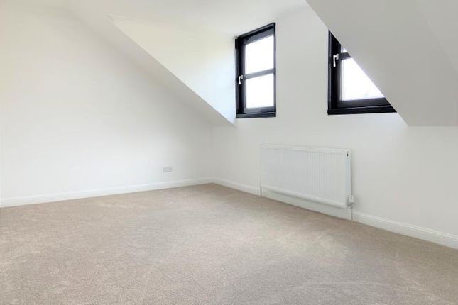 Flat 11, Dorcas Court, Camberley photo 2