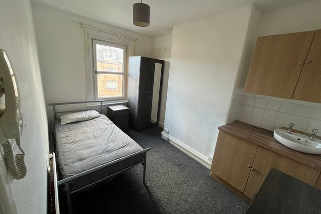 Room 2, Exeter photo 2