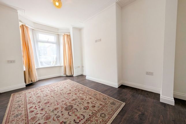 10 Sydney Road, Southampton photo 5