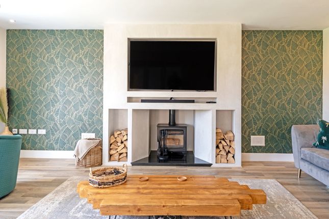 22, Lake Drive, Corby photo 4