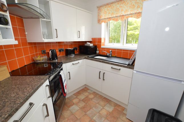 Flat 43, Mowbray Court,, Butts Road, Devon photo 4