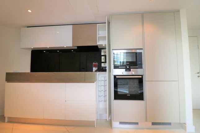 94, Bezier Apartments, City Road, London photo 4
