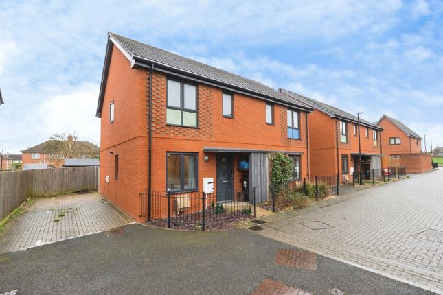 7, Paignton Square, Avon photo 2