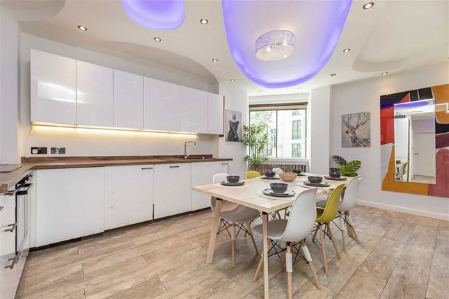 Flat 2, 3-8, Porchester Gate, London photo 4