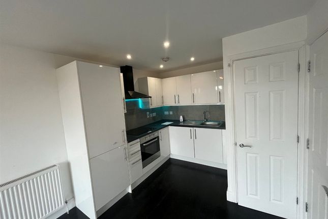 Mulberry Close, LUTON photo 4