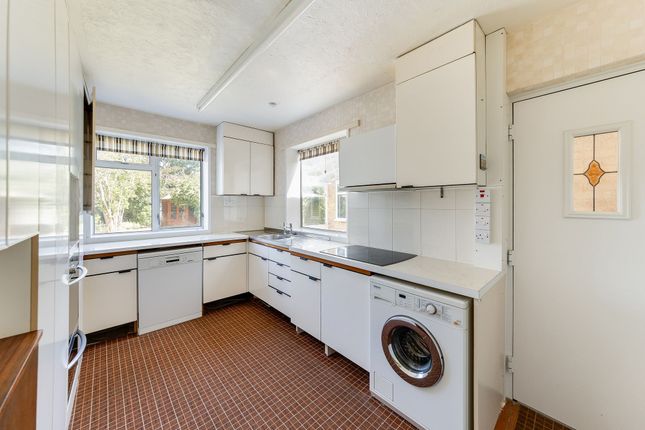 14 Nuneham Square, Abingdon photo 3