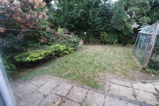 11, Glentrammon Close, Orpington photo 4