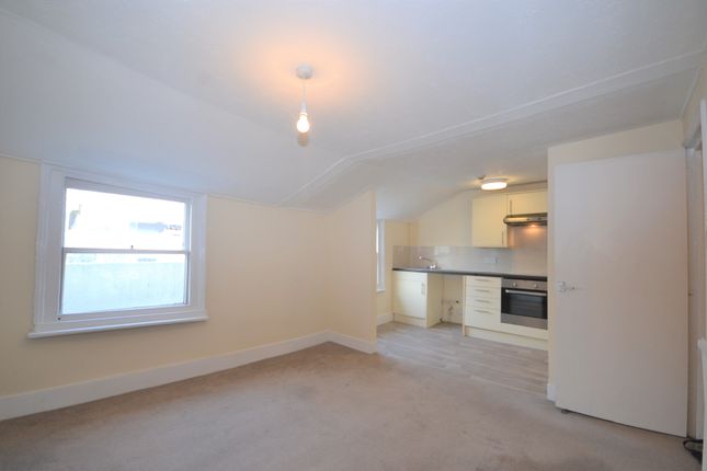 Top floor, 6, Brunswick road, Hove photo 3