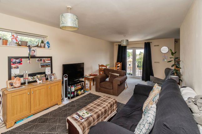 Flat 10, Saracen House, 62, Bloxwich Road South, West Midlands photo 4