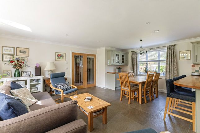 Cedar House, 2, Wrights Lane, Witney photo 4