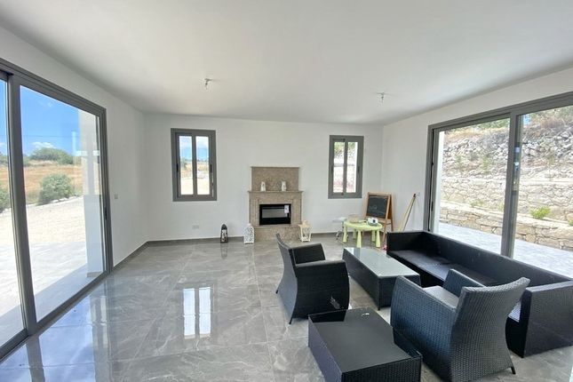 Bungalow for sale in Drouseia, Cyprus