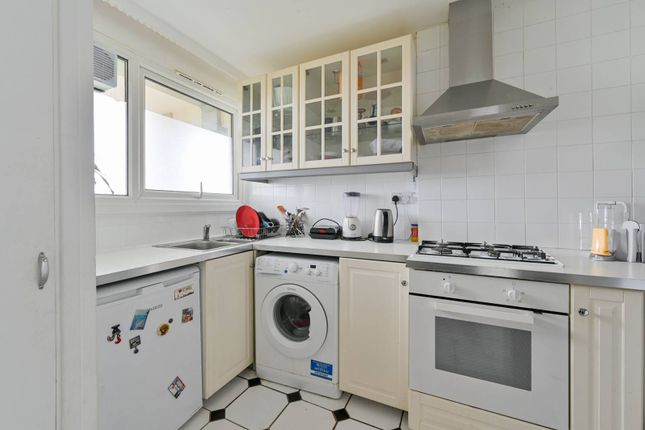 Thumbnail Flat to rent in Frensham Court, Morden, Mitcham