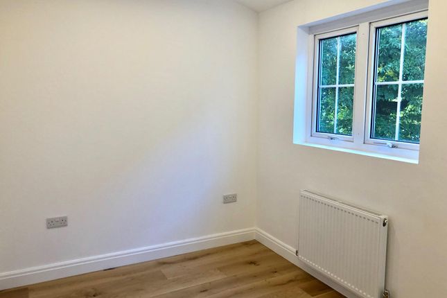 Flat to rent in Ladys Close, Watford