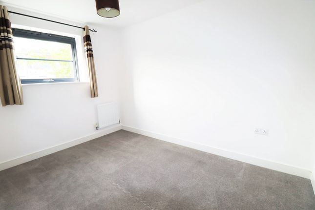 Town house for sale in Pond Road, Farnborough