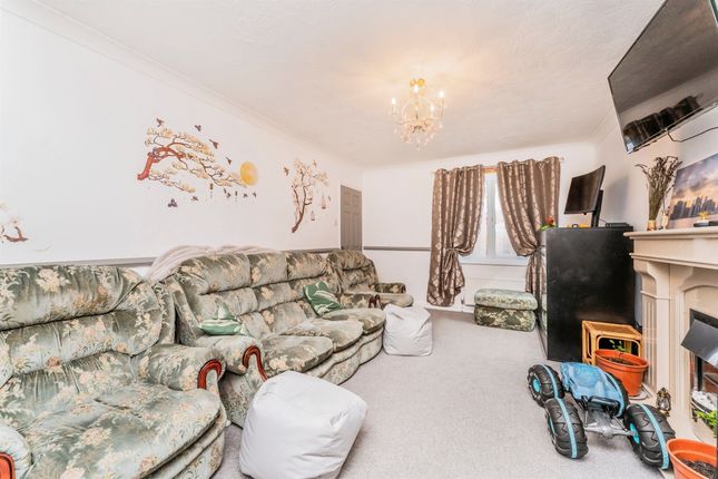 48, Applegarth Close, Corby photo 4