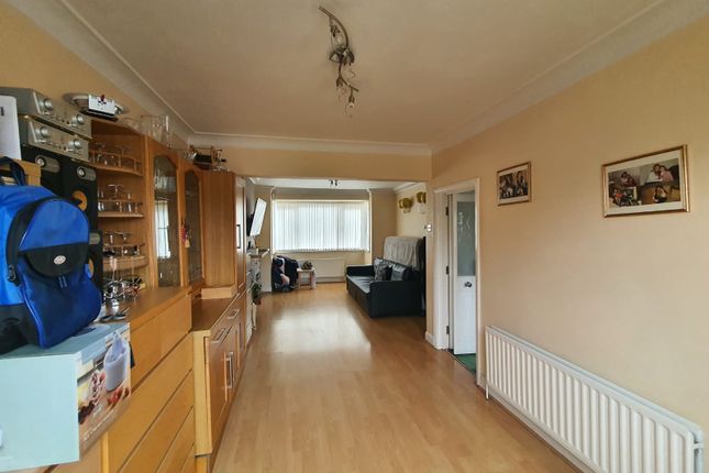 Thumbnail Semi-detached house to rent in Warwick Road, Welling