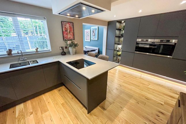 14, Telford Rise, Chirk photo 2