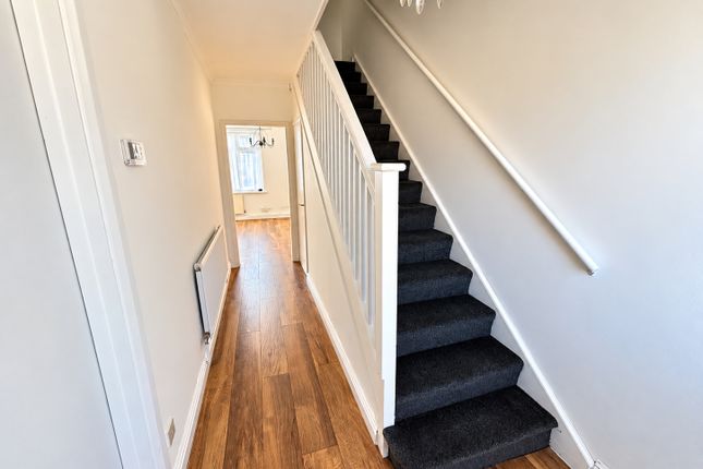 76, Holland Road, Chatham photo 4