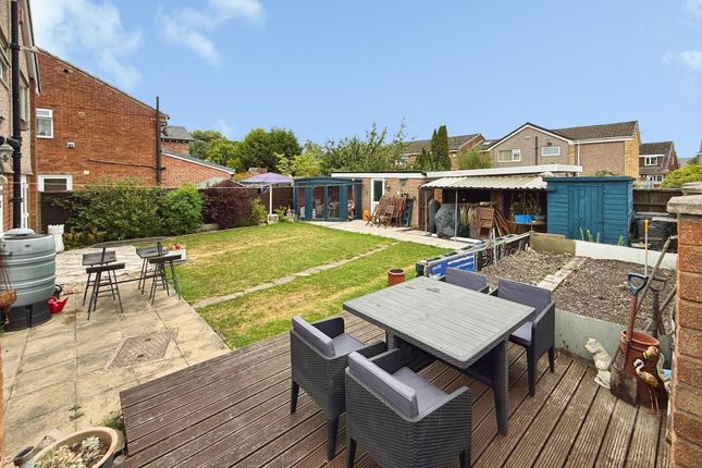13 Waverley Drive, Cheadle photo 4