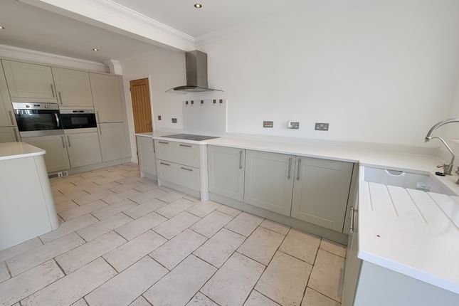30, Chapel Field, Bramford, Ipswich, Suffolk, IP8  photo 2