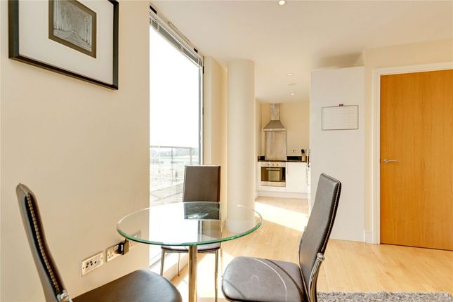Flat 814, Denison House, London photo 4