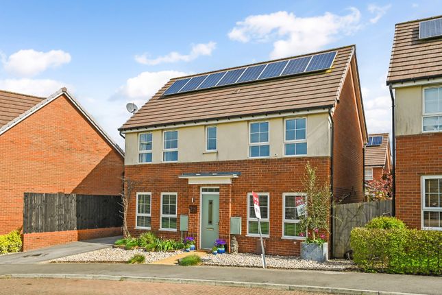 Thumbnail Detached house for sale in Cornflower Gardens, Clanfield, Waterlooville, Hampshire