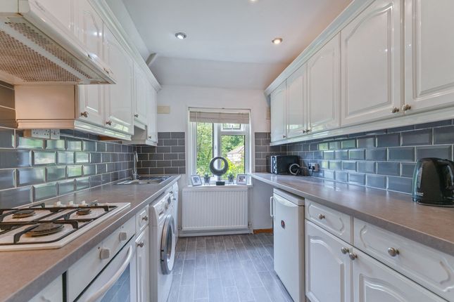 27 Glenside, Cwmbran photo 2