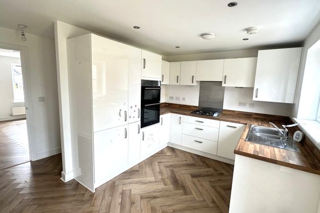 4, Trusdale Close, Doncaster photo 3