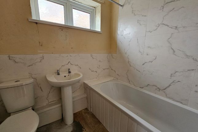 Flat 20, 20, Cross Way, South Tyneside photo 3