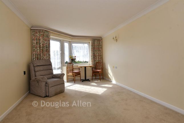 Homeholly House, Church End Lane, Wickford photo 4