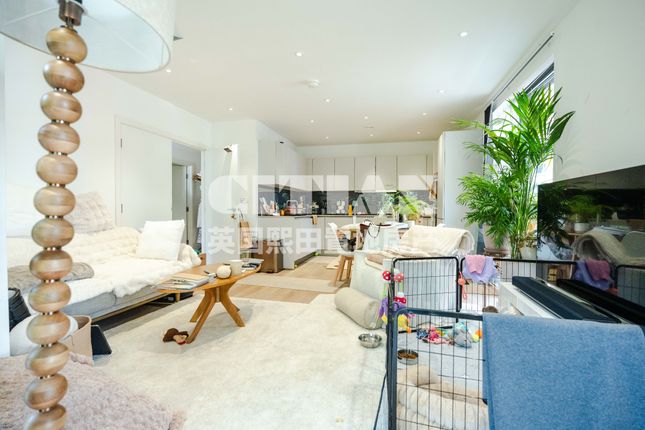 Flat 1, Boyd House, London photo 4