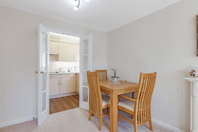 29 Sanders Court, Junction Road, Brentwood photo 2