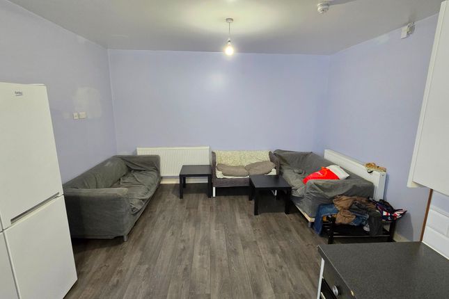 21 Lees Hall Crescent, Manchester photo 3