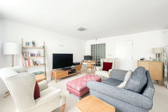 Flat 2,, Kings Keep, Cambridge photo 4