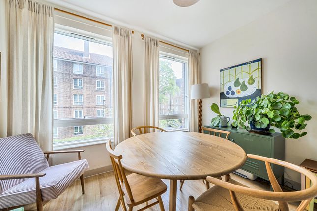 Flat 15, Southdown House,, East Dulwich Estate, London photo 3